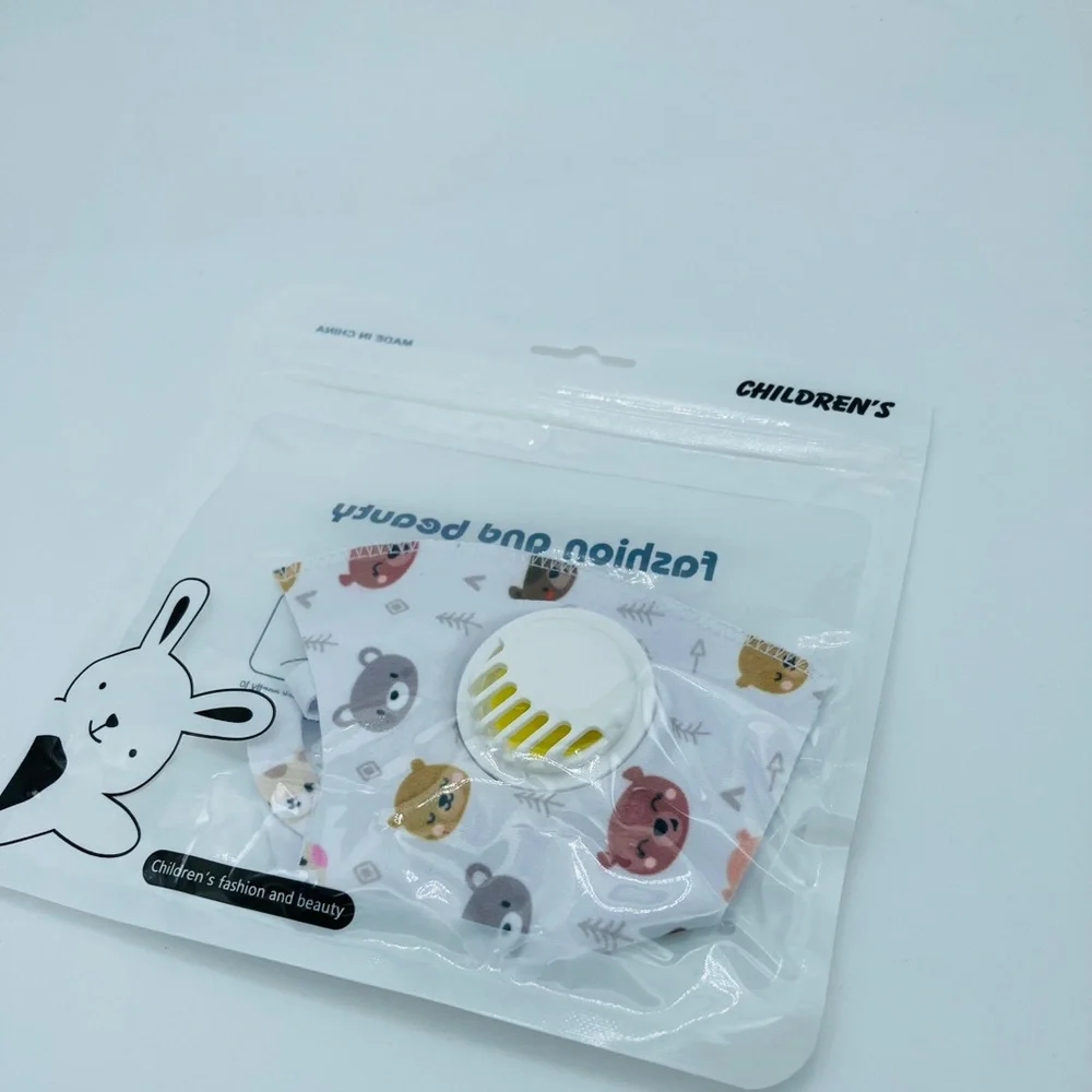 NWT BEAR PRINT CHILDREN FACE MASK WITH FILTER